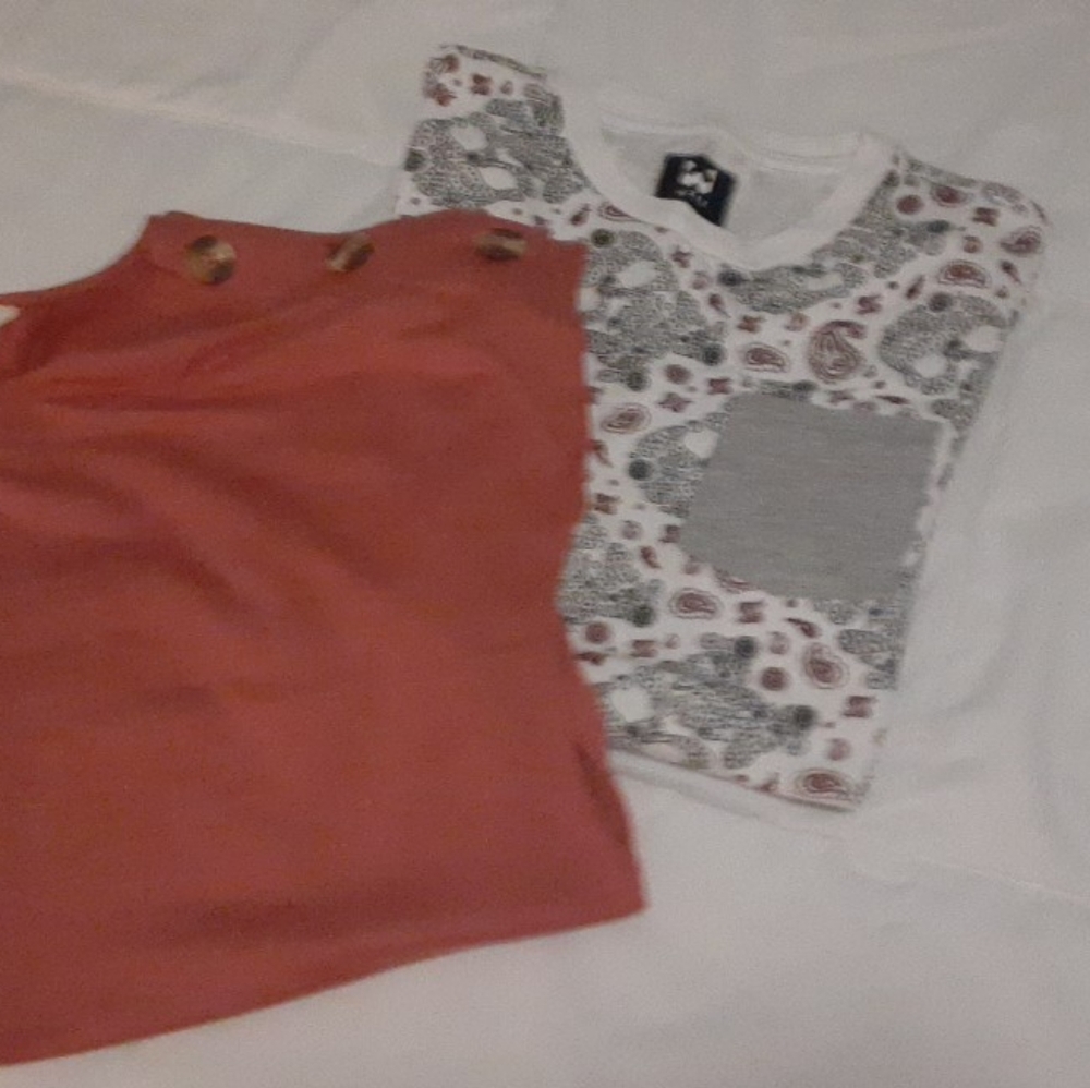 Clothes - Picture 2 of 16